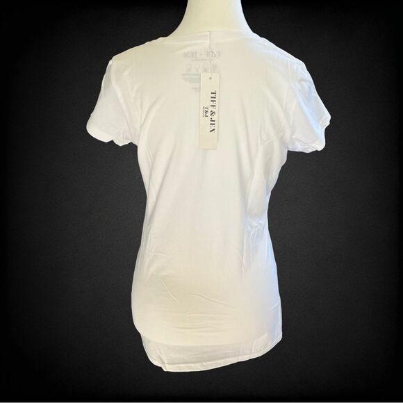 Tiff + Jen "Rose' Wine and Booze" T- Shirt Size Small New with Tags - Picture 3 of 7